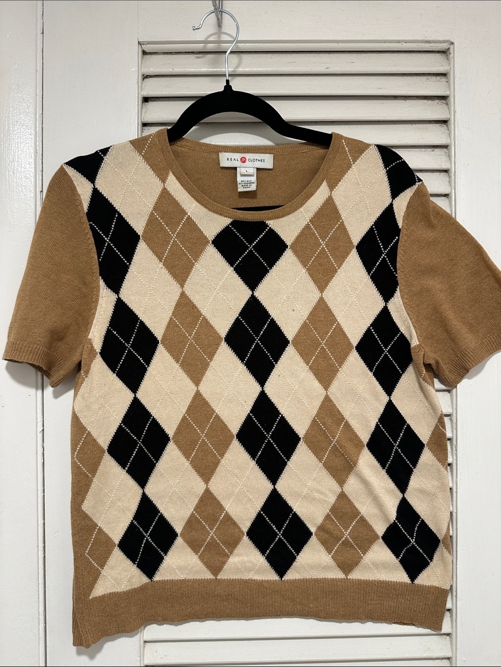 Real Clothes , short -Sleeve Argyle Crewneck Sweater in Tan/Black/Cream -
